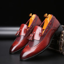 Load image into Gallery viewer, Plus cashmere Business Leather Shoes Men