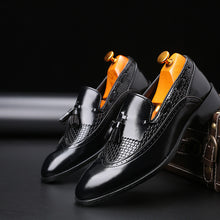 Load image into Gallery viewer, Plus cashmere Business Leather Shoes Men