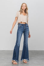Load image into Gallery viewer, BUTTON DOWN WIDE FLARE JEANS
