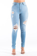 Load image into Gallery viewer, KYLIE SKINNY JEAN IN LIGHT WASH
