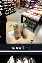 Load image into Gallery viewer, uggs boots
