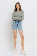 Load image into Gallery viewer, High Rise Raw Hem Shorts
