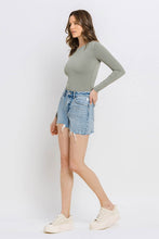 Load image into Gallery viewer, High Rise Raw Hem Shorts
