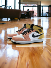 Load image into Gallery viewer, Jordan 1 mid
