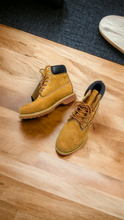 Load image into Gallery viewer, timberland boots
