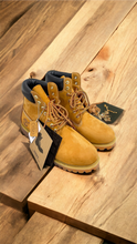 Load image into Gallery viewer, timberland boots
