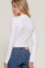 Load image into Gallery viewer, Long slv mock neck kyehole rib knit top
