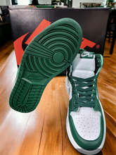 Load image into Gallery viewer, Jordan 1  high
