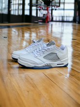 Load image into Gallery viewer, Jordan 5 retro low
