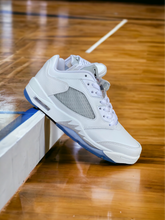 Load image into Gallery viewer, Jordan 5 retro low
