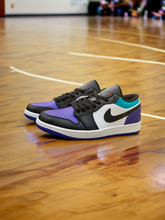 Load image into Gallery viewer, Jordan 1 retro low
