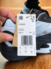 Load image into Gallery viewer, adidas Yezzy 700 V3
