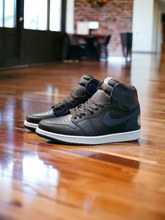 Load image into Gallery viewer, Jordan 1  high
