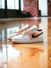 Load image into Gallery viewer, Jordan 1 retro low
