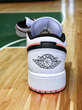 Load image into Gallery viewer, Jordan 1 retro low
