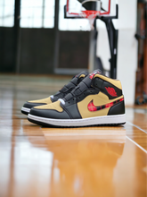 Load image into Gallery viewer, Jordan 1 mid
