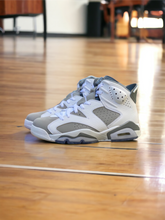 Load image into Gallery viewer, Jordan 6 retro
